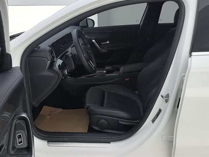 Фото 9 - Mercedes-Benz A-Class