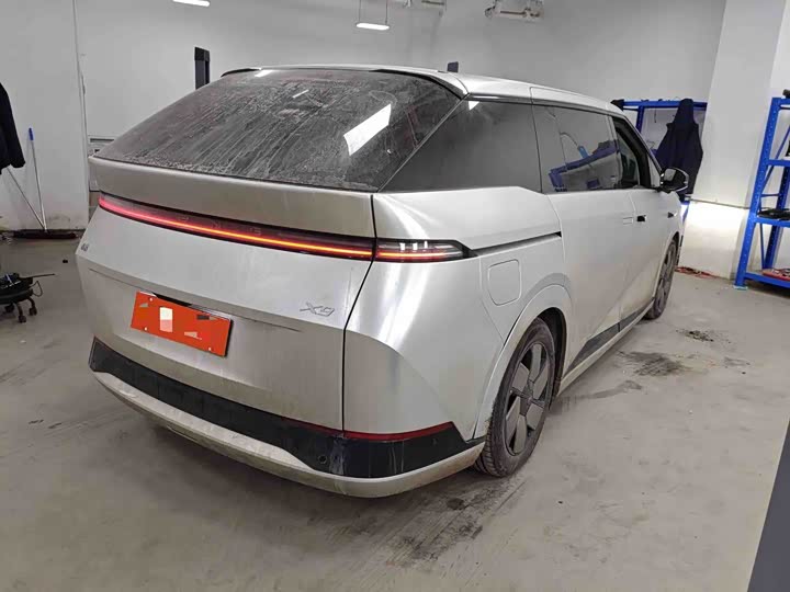 Фото 3 - XPeng X9