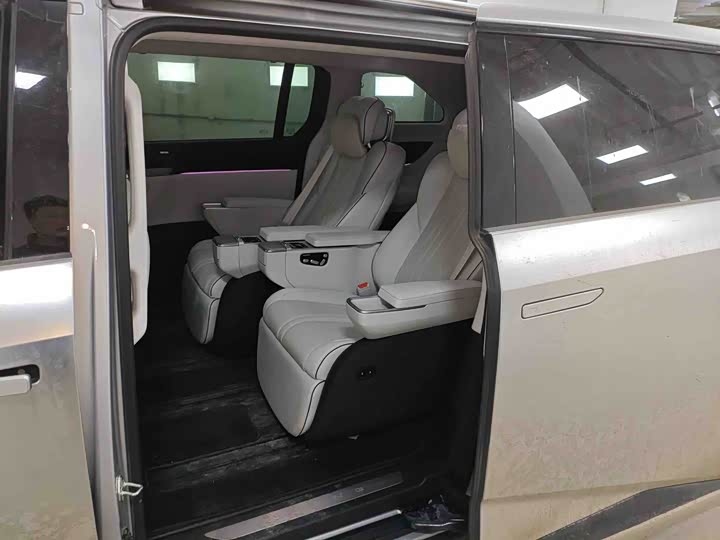 Фото 6 - XPeng X9