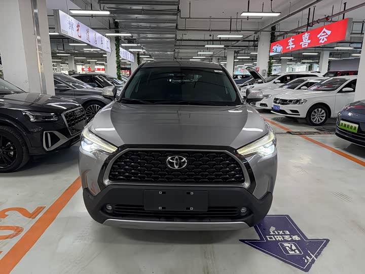 Фото 2 - Toyota Corolla Cross