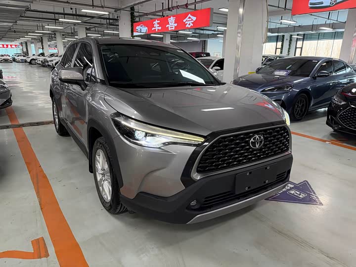 Фото 3 - Toyota Corolla Cross