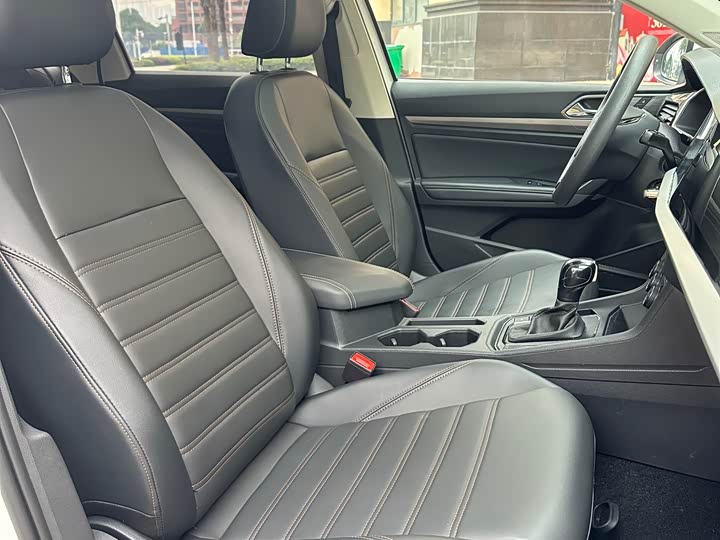 Фото 9 - Volkswagen Lavida