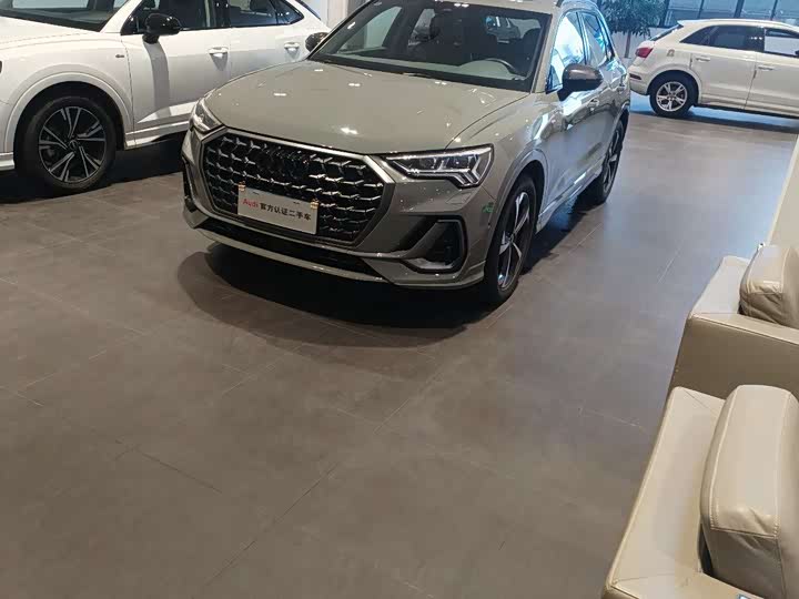 Фото 2 - Audi Q3