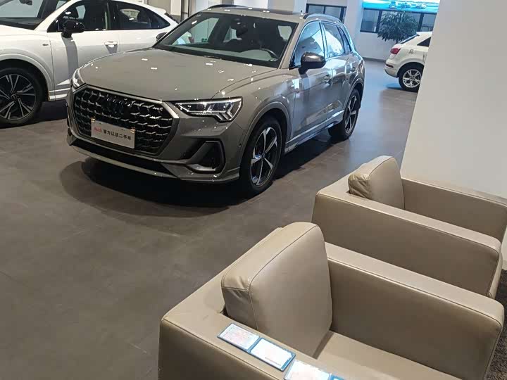 Фото 4 - Audi Q3