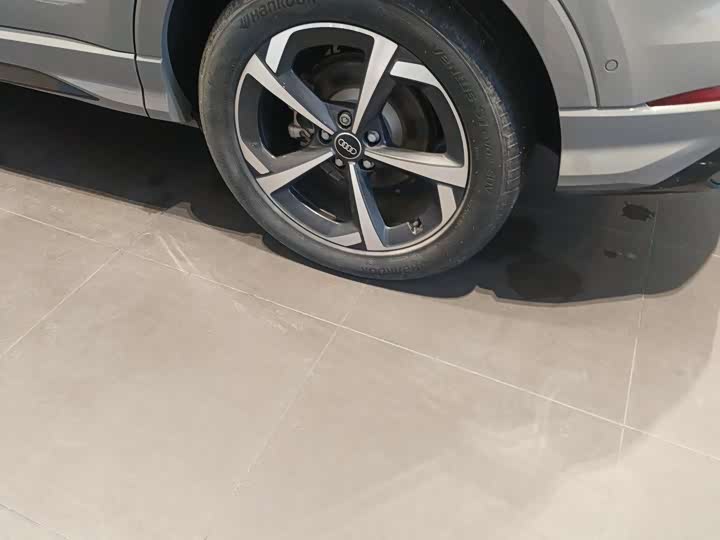 Фото 8 - Audi Q3