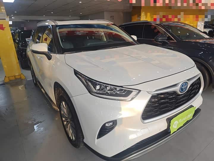 Фото 4 - Toyota Highlander