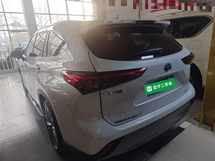 Фото 5 - Toyota Highlander