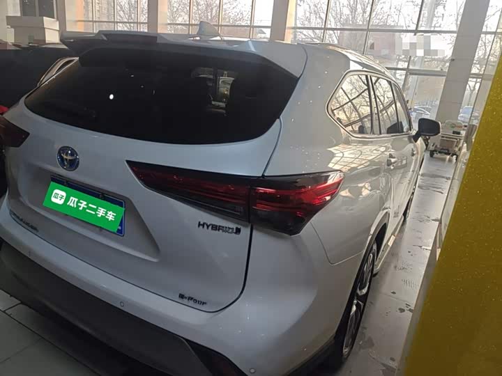 Фото 7 - Toyota Highlander