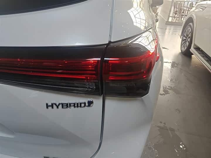 Фото 8 - Toyota Highlander