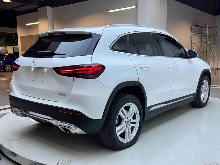 Фото 6 - Mercedes-Benz GLA-Class