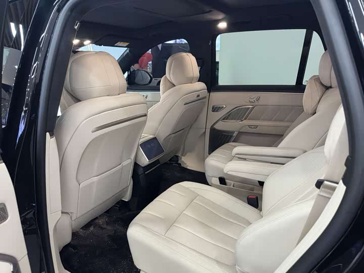 Фото 7 - Nio Onvo L90