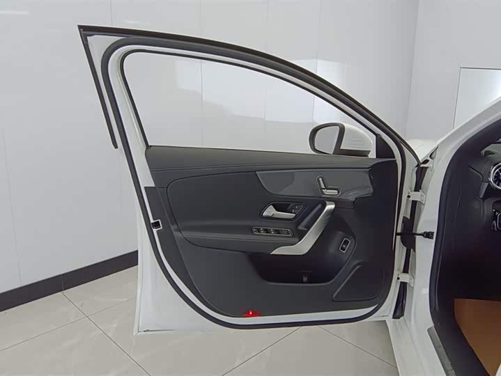 Фото 7 - Mercedes-Benz A-Class