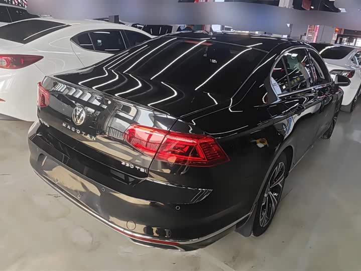 Фото 3 - Volkswagen Magotan