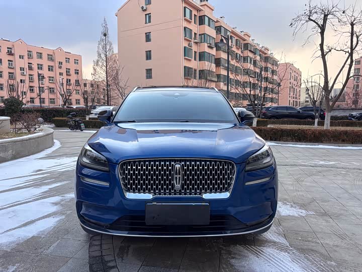 Фото 1 - Lincoln Corsair