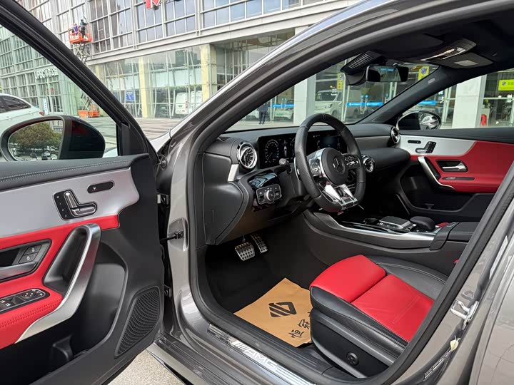 Фото 8 - Mercedes-Benz A-Class AMG