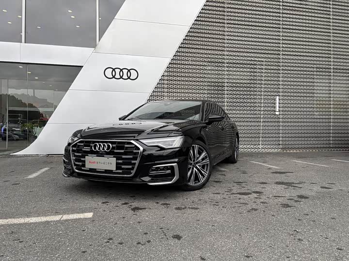 Фото 1 - Audi A6L