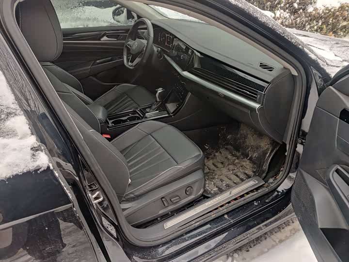 Фото 8 - Volkswagen Passat