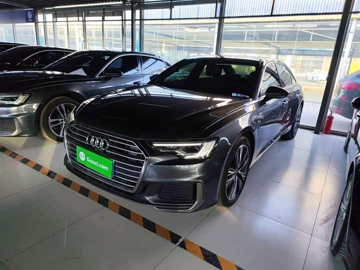 Фото 1 - Audi A6L