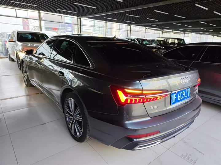 Фото 5 - Audi A6L