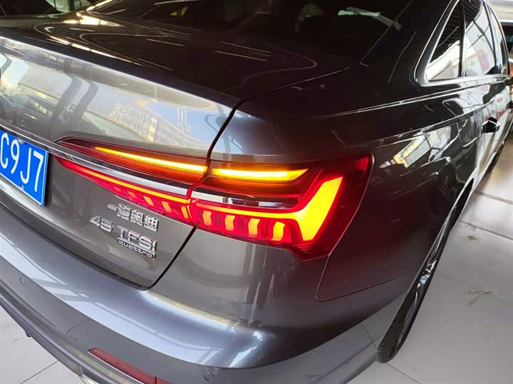 Фото 8 - Audi A6L