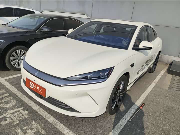 Фото 1 - BYD Qin L