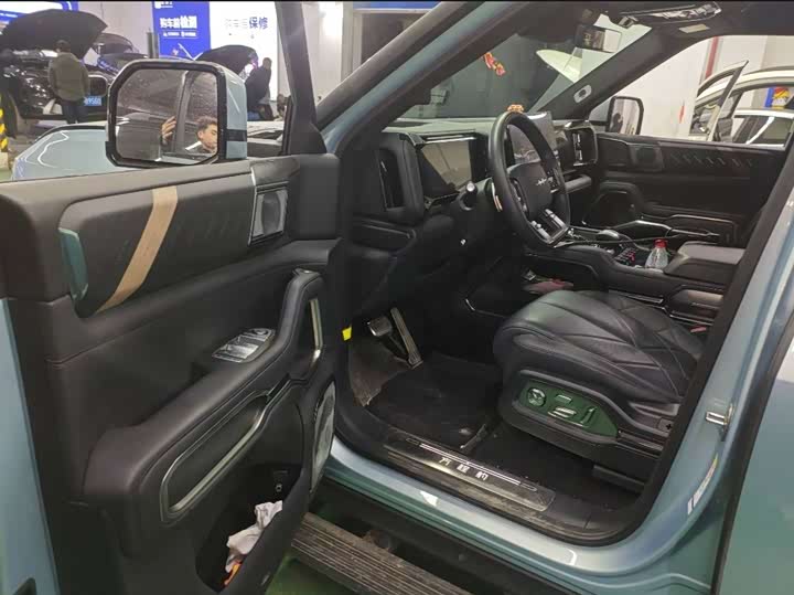 Фото 2 - BYD FangChengBao Leopard 8