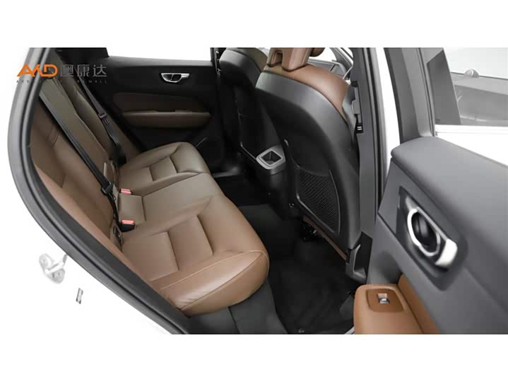 Фото 8 - Volvo XC60