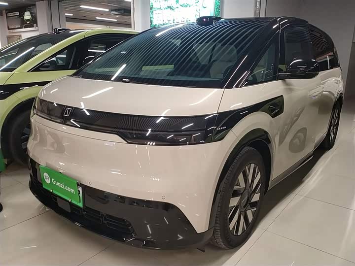 Фото 1 - Zeekr Mix