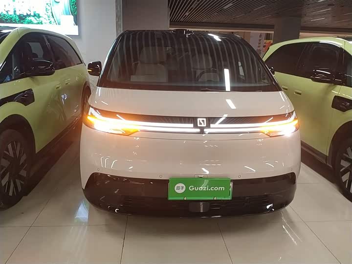 Фото 3 - Zeekr Mix