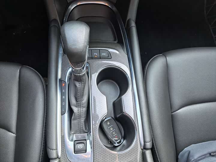 Фото 9 - Chevrolet Malibu XL