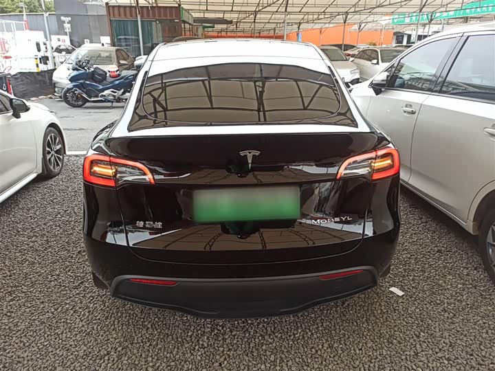 Фото 6 - Tesla Model Y