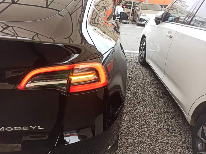 Фото 8 - Tesla Model Y