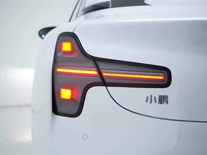 Фото 2 - XPeng Mona M03