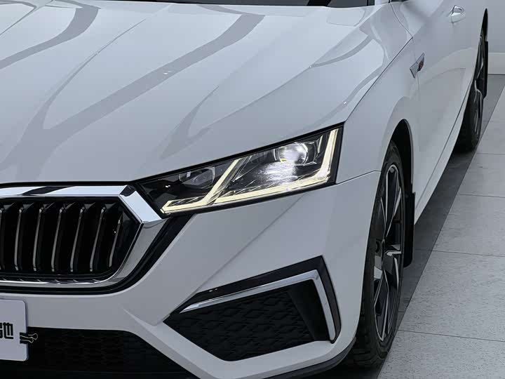 Фото 5 - Skoda Octavia Pro