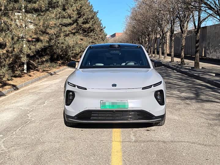 Фото 2 - Nio EC6