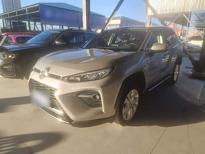 Фото 2 - Toyota Wildlander