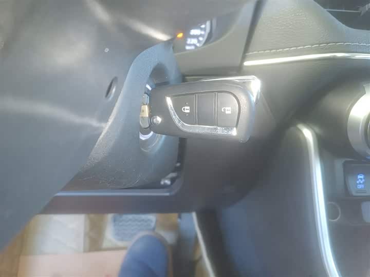 Фото 9 - Toyota Wildlander