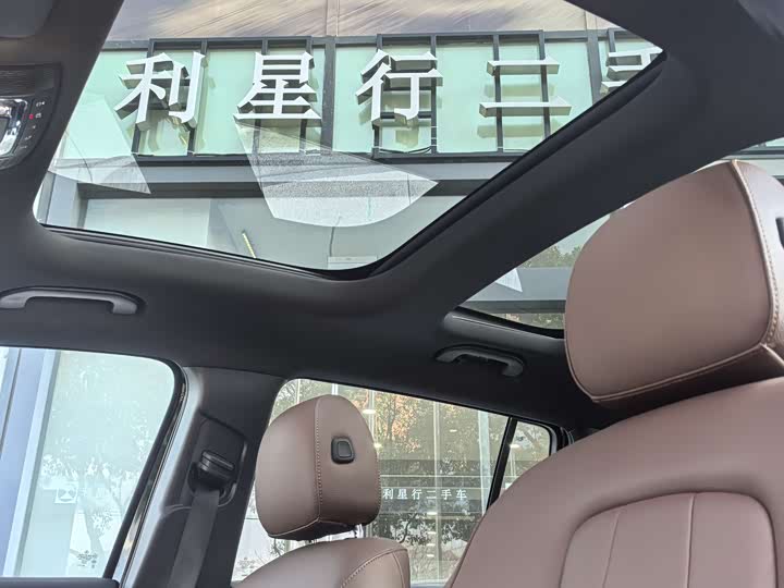 Фото 7 - Mercedes-Benz GLB-Class