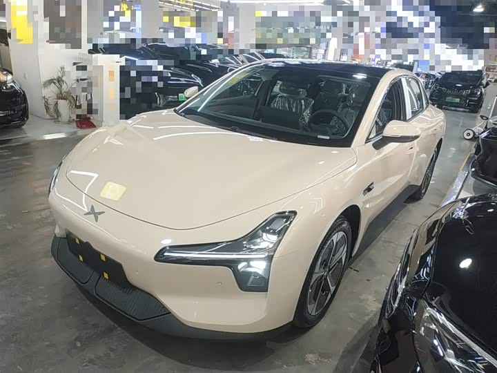 Фото 1 - XPeng Mona M03