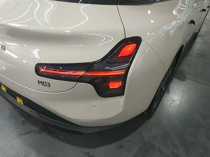 Фото 8 - XPeng Mona M03