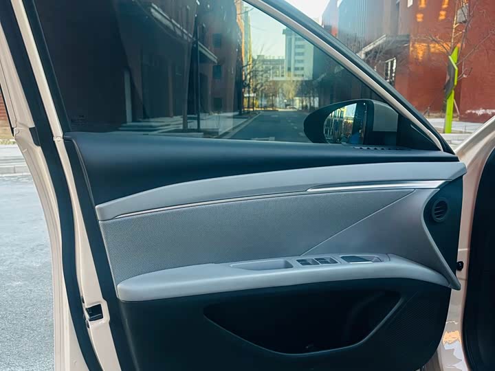 Фото 9 - XPeng Mona M03