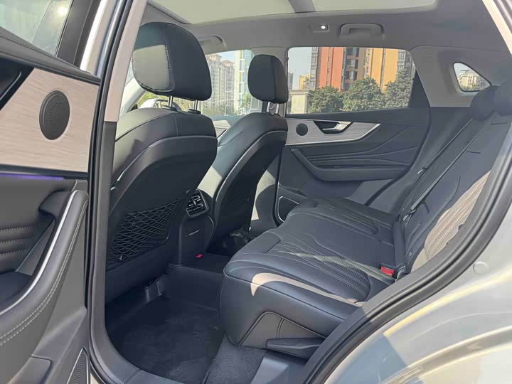 Фото 5 - Hongqi HS5