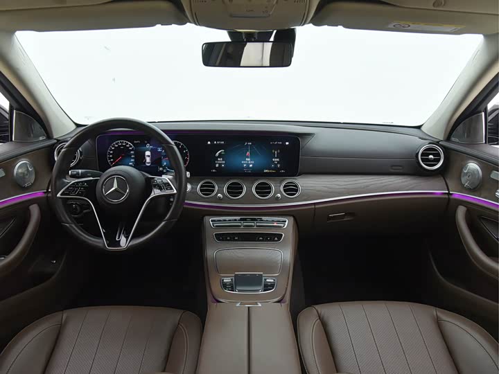 Фото 7 - Mercedes-Benz E-Class