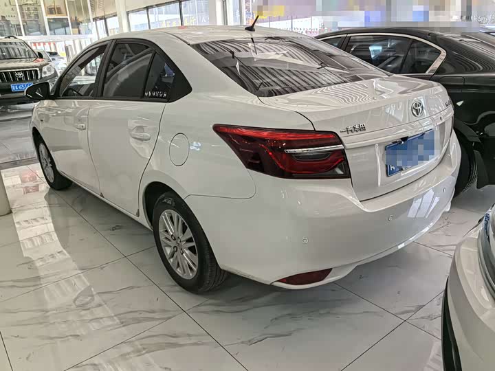 Фото 4 - Toyota Vios