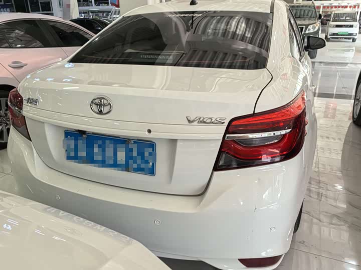Фото 5 - Toyota Vios