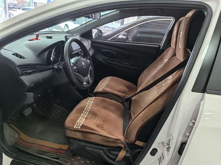 Фото 7 - Toyota Vios