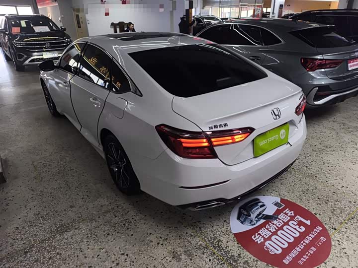 Фото 5 - Honda Inspire