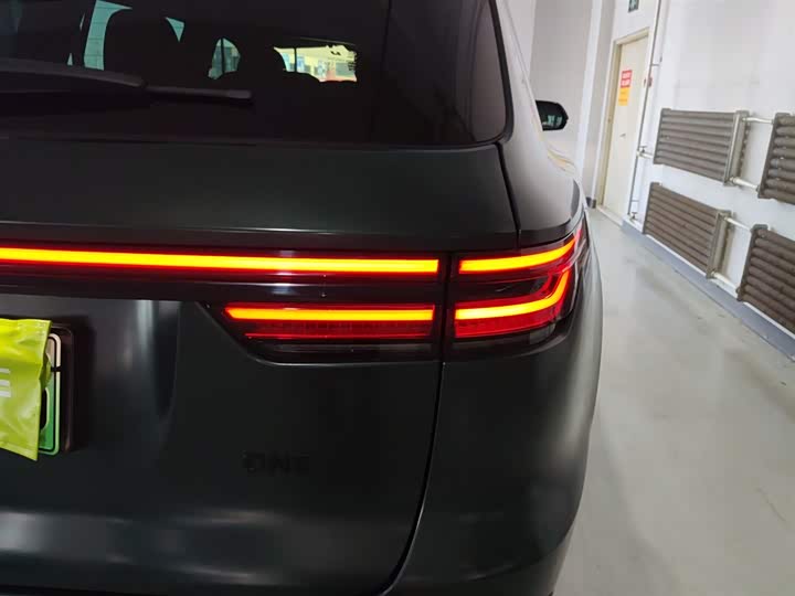 Фото 8 - LiXiang One