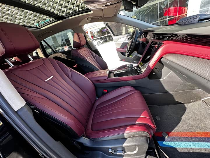 Фото 8 - Hongqi H5