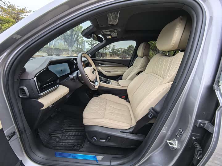 Фото 8 - Geely Monjaro